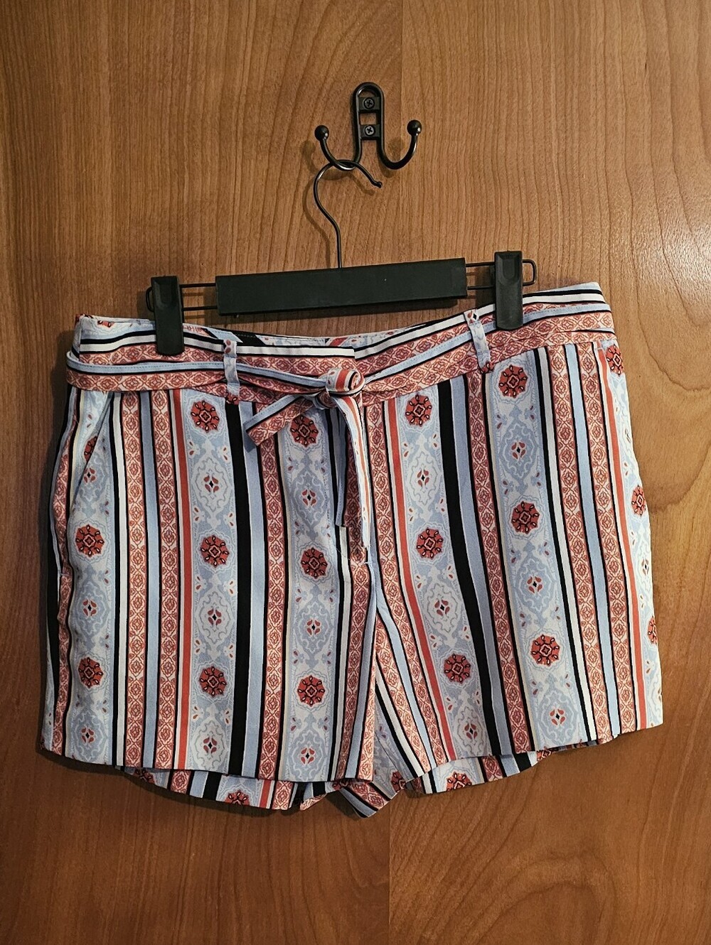 LOFT Ann Taylor Costa Tie-Waist Boho Striped Shorts Women's Size 6